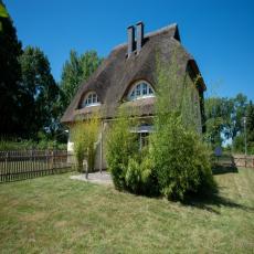 Reetdach-Doppelhaushälfte mit Terrasse und Garten in Bodden ...