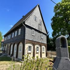 Großes uriges  Ferienhaus, eig. Garten, Zaun, Sauna, Whirlp ...