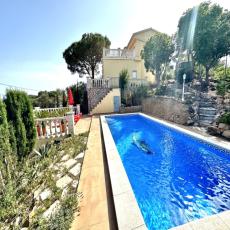 Ferienwohnung Nadiu, mit Pool, große Terrasse und Garten!