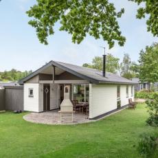 Schickes Ferienhaus auf eingezäuntem Grundstück in Sandstr ...