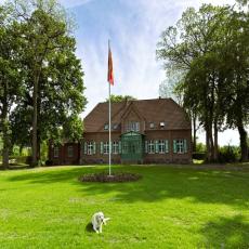 Luxus-Ferienhaus mit 16.000m² umzäunten Grundstück, Absei ...