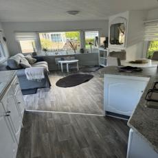 Schönes Chalet auf grünen und ruhigen Campingplatz Marina  ...