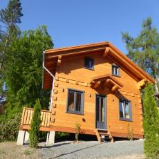 5 Sterne Blockhaus mit Sauna, Kamin,Terrasse, Grassdach usw.