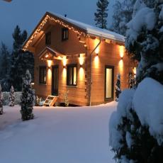 5 Sterne Blockhaus mit Sauna, Kamin,Terrasse, Grassdach usw.