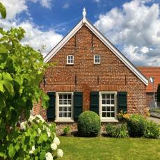 Histor. ostfriesisches Ferienhaus mit indiv.  Ausstattung un ...