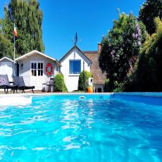 Ostsee-Reetkate mit Pool in Alleinlage