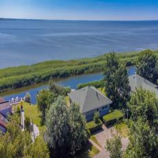 Ferienhaus in traumhafter Lage am Ijsselmeer, freistehend, e ...