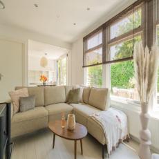 Neu eingerichtetes Ferienhaus mit sonnigem, umzäuntem Garte ...