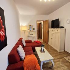Niedliche Ferienwohnung im Ergeschoss mit Terrasse für bis  ...