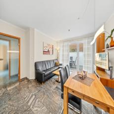 Sehr schöne Erdgeschosswohnung mit eingezäunter Terrasse