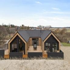 Exklusives Pool-Ferienhaus mit Jakuzzi auf der eingezäunten ...