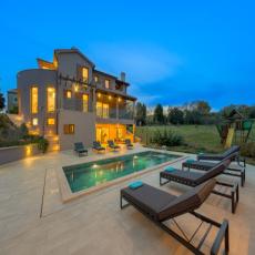 Moderne Villa mit Pool für Urlaub in Istrien