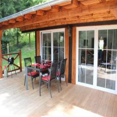 Ferienhaus/Blockhaus mit 1000 qm eingezäunten Waldgrundstü ...